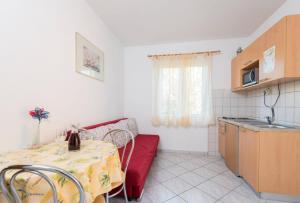 Apartment in Orebic with balcony, air conditioning, WiFi, dishwasher (4934-6)