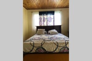 Acogedora Casa Rural en plena naturaleza frente al Río con piscina Bonao