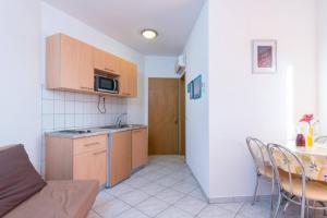 Apartment in Orebic with sea view, balcony, air conditioning, WiFi (4934-4)