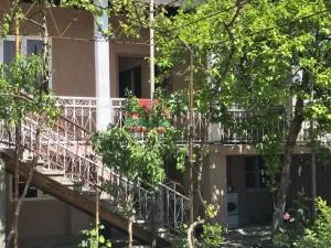 Уют - Khasaut-Grecheskoye