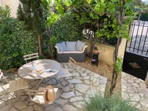 Le Petit Jardin