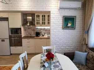 Central Varna Apartment - Lets4Holiday - 瓦尔纳