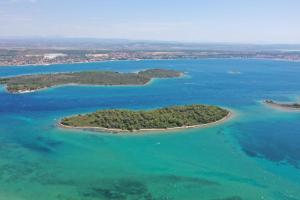 Apartman with sea view KAVALA- Pašman, Kraj