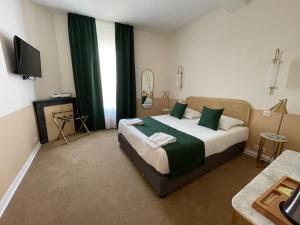 Hotels Grand Hotel Saint-Aignan : photos des chambres