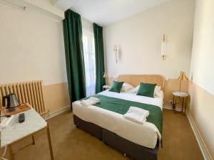 Hotels Grand Hotel Saint-Aignan : photos des chambres