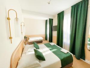 Hotels Grand Hotel Saint-Aignan : Chambre Triple