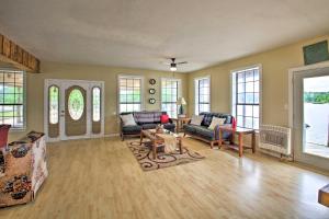 Secluded Anglers Haven - Boat and Fish!