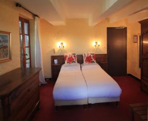 Hotels Hostellerie Le Beffroi : photos des chambres