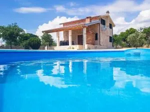 Villa Stone Pearl with heated swimming pool - Brkić