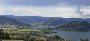 Appartements Grand Studio Entre Lac Et Garrigue : photos des chambres