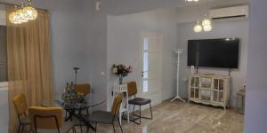 IRIS by Amanakis Family