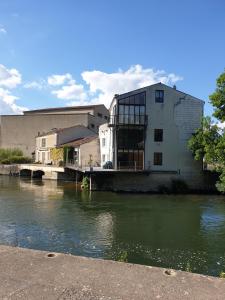 Appartements QUAI 3 loft moderne et lumineux les pieds dans l'eau : photos des chambres