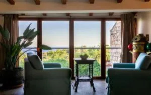 Golden Summerhouse - Zena Glava