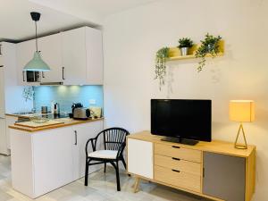 Solana Tulipanes Parking Pool Terrace