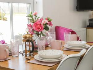 White Rose Apartment