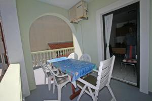 Apartment in Medulin with balcony, air conditioning, WiFi, washing machine (3488-1)