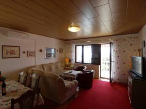 Apartment in Kožino with sea view, balcony, air conditioning, WiFi (4262-1)