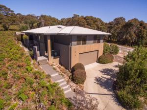 Tura Beachhouse in Dolphin Cove