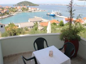 Apartment in Kali with Sea View, Balcony, Air Conditioning, Wi-Fi (4566-6)