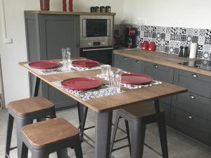 Maisons de vacances Gite Mers-sur-Indre, 5 pieces, 13 personnes - FR-1-591-166 : photos des chambres