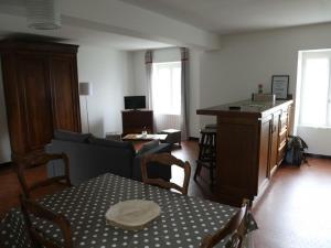 Maisons de vacances Gite Sasnieres, 3 pieces, 4 personnes - FR-1-491-53 : photos des chambres