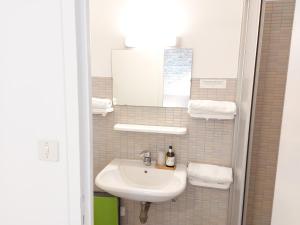 Hotels Logis Hotel Vannes Nord Le Clos Des Hortensias : photos des chambres