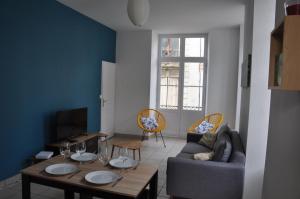 Appartements nid douillet 4places 2lits coeur de ville logement Hote-Zen wifi : photos des chambres