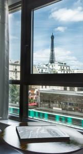 Hotels Le Parisis - Paris Tour Eiffel : photos des chambres