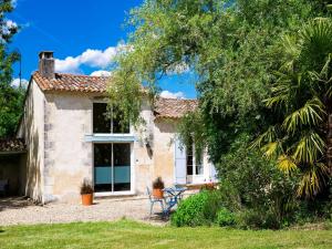 Maisons de vacances Tranquil Home in Saint Martin de Gurson nearby Saint Emilion s vineyard : photos des chambres