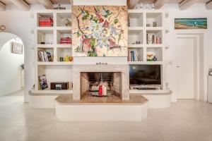 Corfu House of Art Suite - Anemomylos