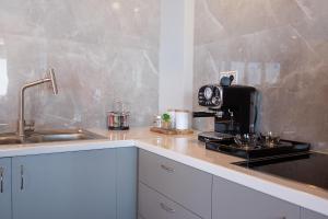 Georgiannas suite with private pool , greysuite