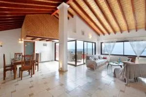 Golden fox Villa - Makrádes