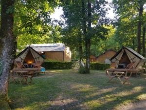 Campings Camping de la Foret Seasonova : photos des chambres