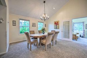 Beautiful Irish Hills Farmhouse with Fire Pit!