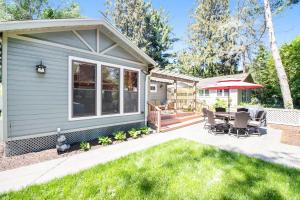 Four Bedroom House room in Coast Away