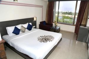 SilverCloud Hotel and Banquets