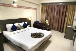 SilverCloud Hotel and Banquets