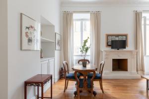 iFlat Elegant Apartment in 18th century Palace