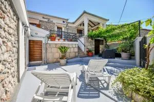 Holiday Home Škevini Dvori - Milovac