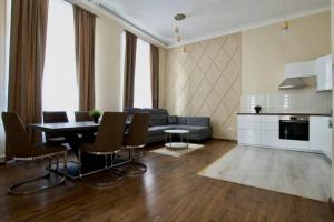 Premium Apartment by Hi5-Vaci str. 3 bedroom (219)