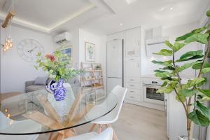 Hanami Avenida de España Sea Front