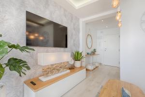 Hanami Avenida de España Sea Front