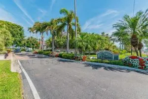 La Puerta Beautiful Bayfront Condo - Point Brittany