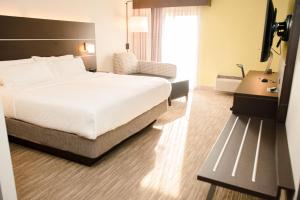 Standard King Room room in Holiday Inn Express Winona an IHG Hotel