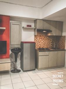 Căn Hộ Nhìn Ra Hồ Bơi  (Apartment with Pool View )