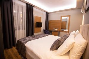 Divares Luxury Hotel