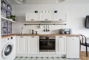 New Studio in Fancy Neighborhood