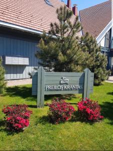 Cozy modern apartment with lagoon view