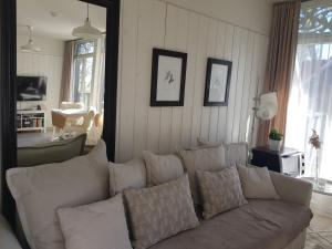 Cozy modern apartment with lagoon view