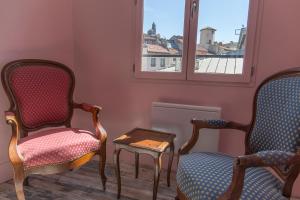 Maisons de vacances Gite du rempart avec Balneo, Garage, 2 SDB 2WC vue sur les monuments : photos des chambres